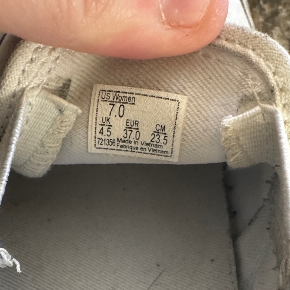 Vans Women's Cream Slip-On Sneakers / Q7 - Picture 5 of 5